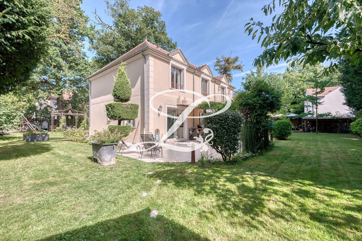 Maison à MAISONS-LAFFITTE