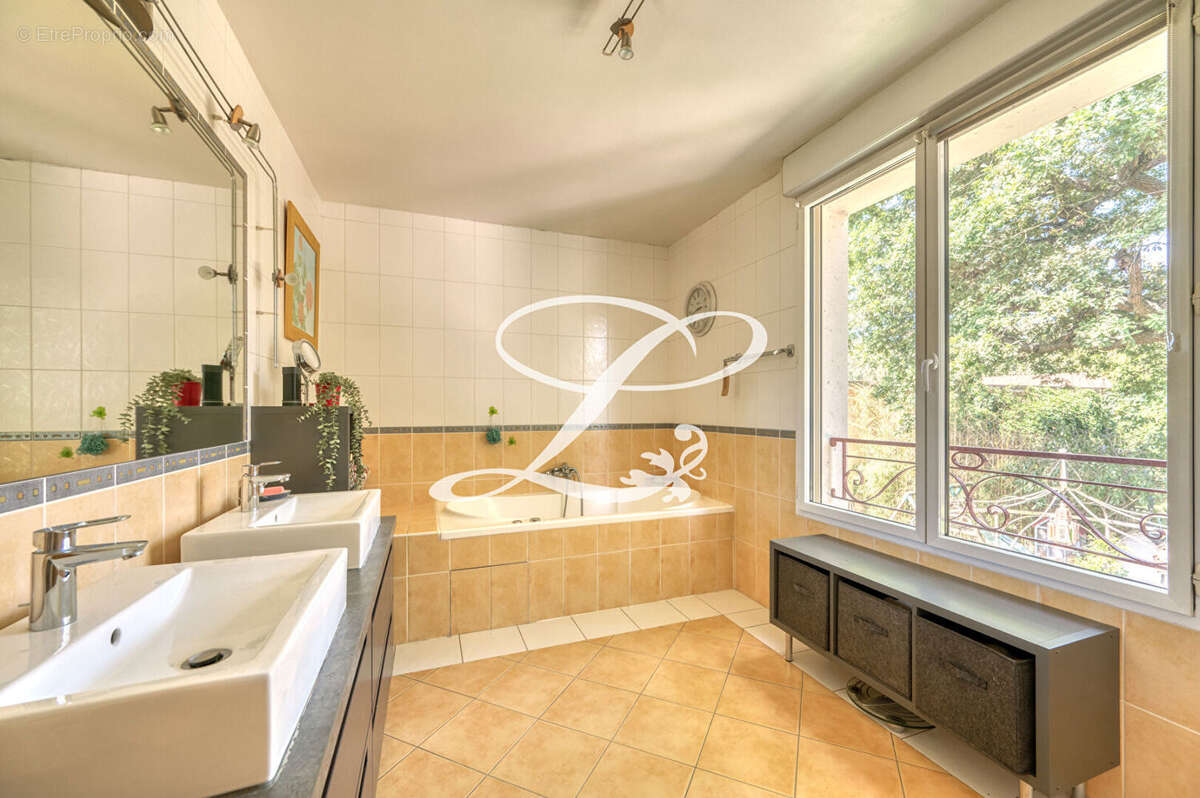 Maison à MAISONS-LAFFITTE