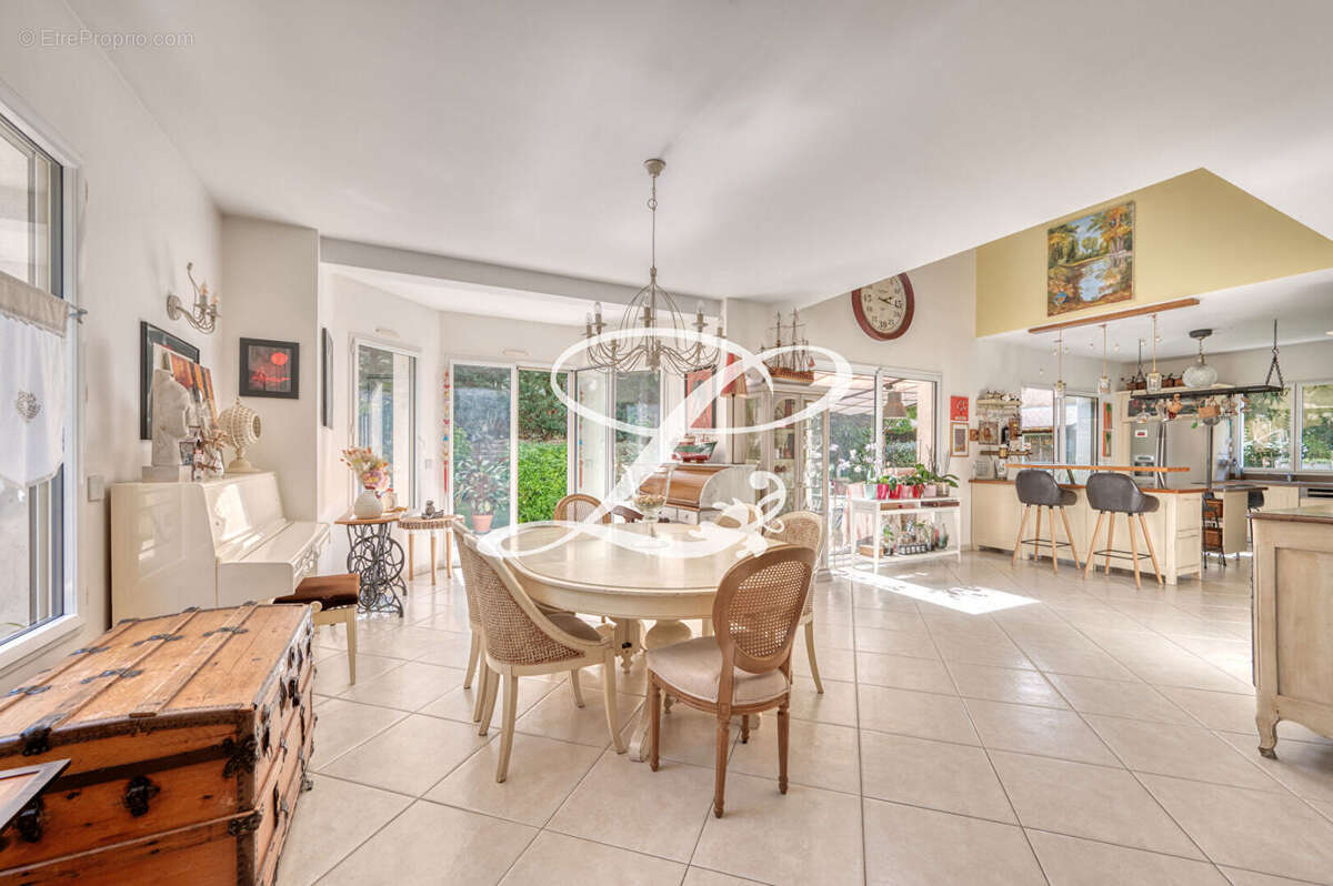 Maison à MAISONS-LAFFITTE