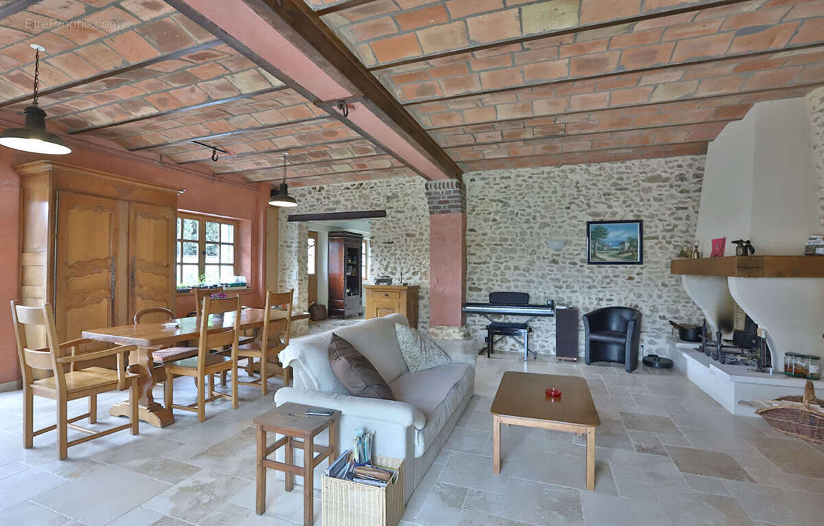 Maison à GARANCIERES