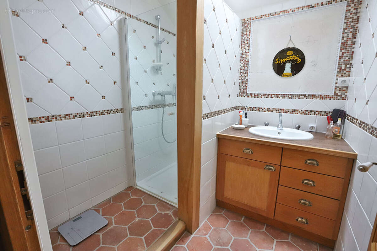 Maison à LA QUEUE-LES-YVELINES