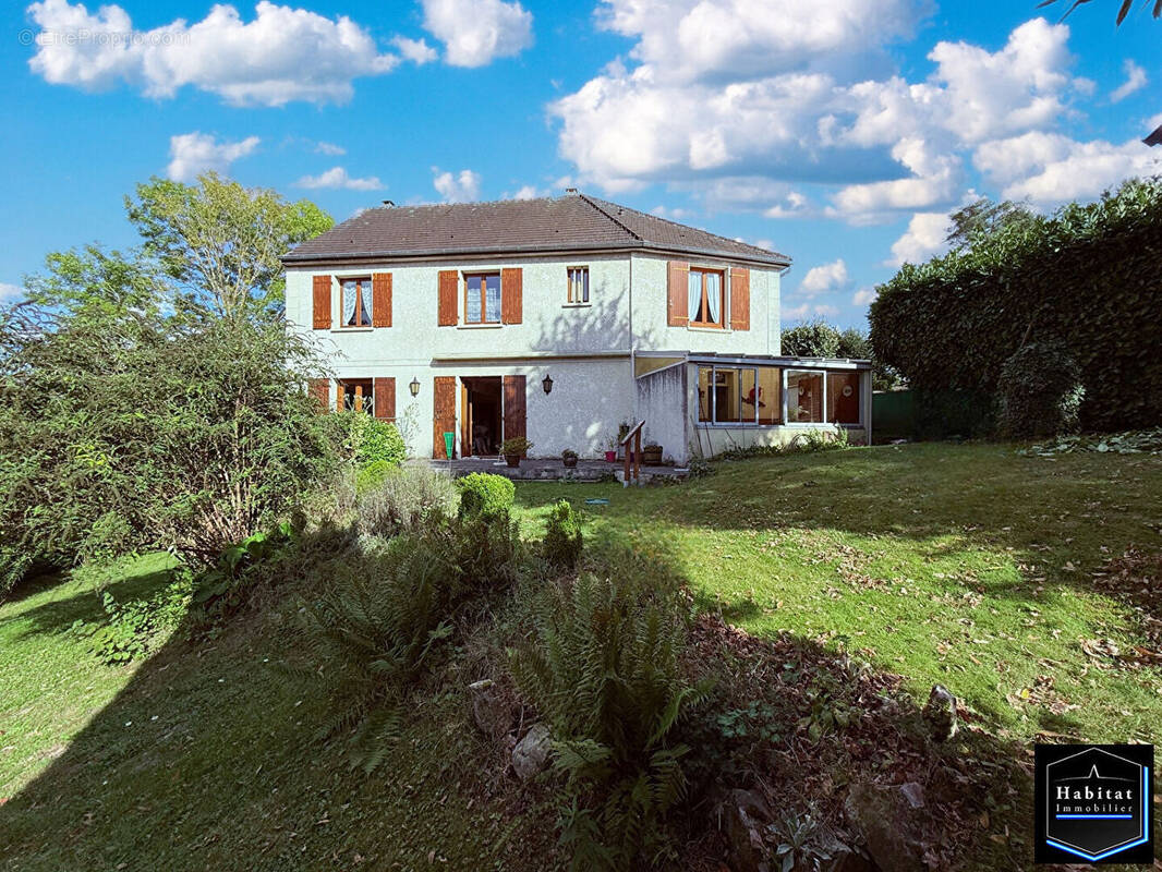 Maison à ERMENONVILLE