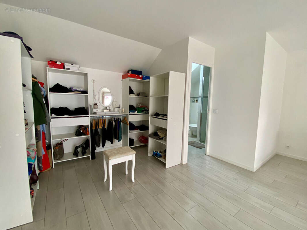 Maison à SARTROUVILLE