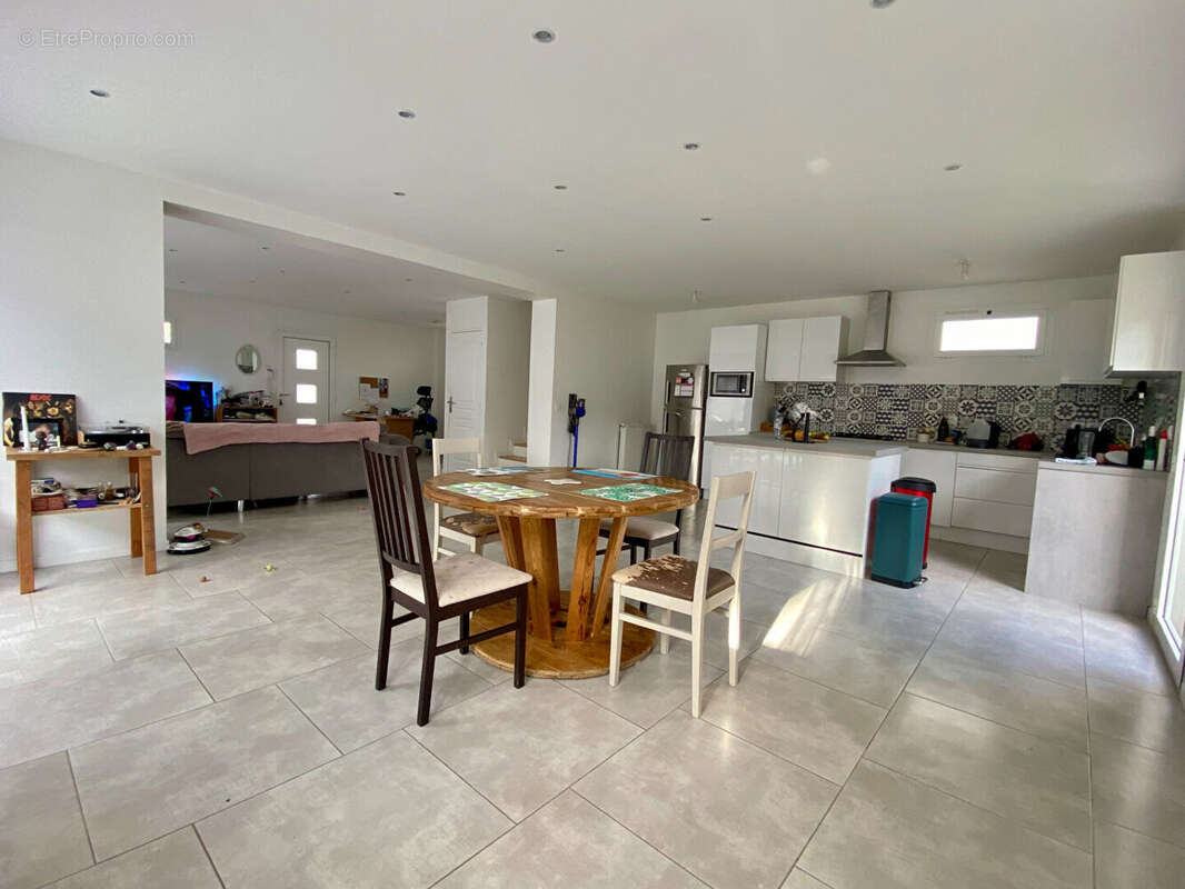 Maison à SARTROUVILLE