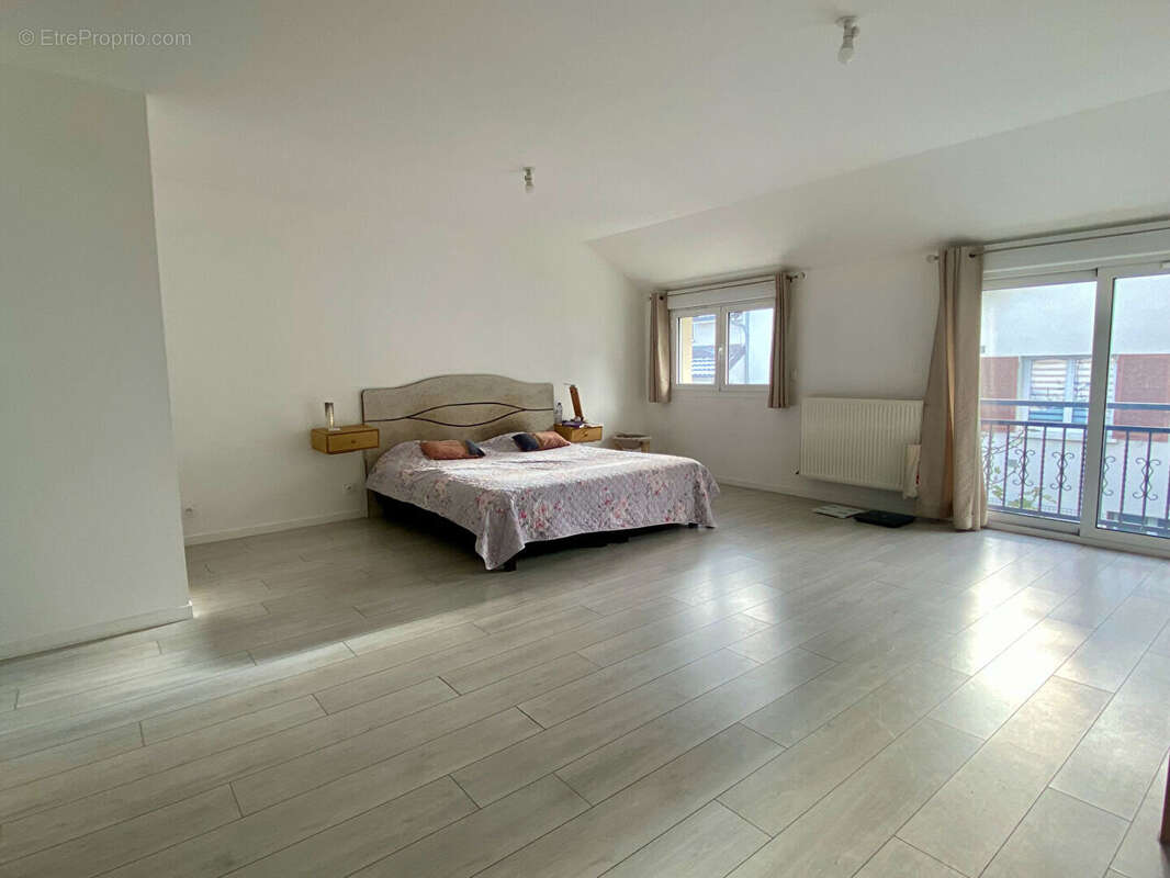 Maison à SARTROUVILLE