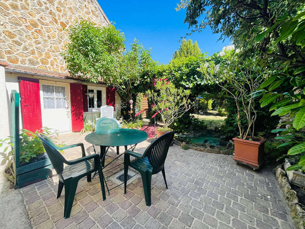 Maison à SARTROUVILLE