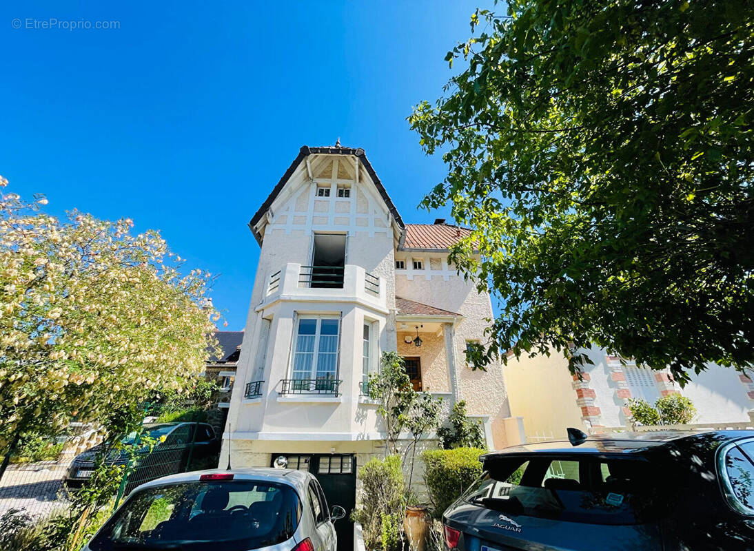 Maison à SARTROUVILLE