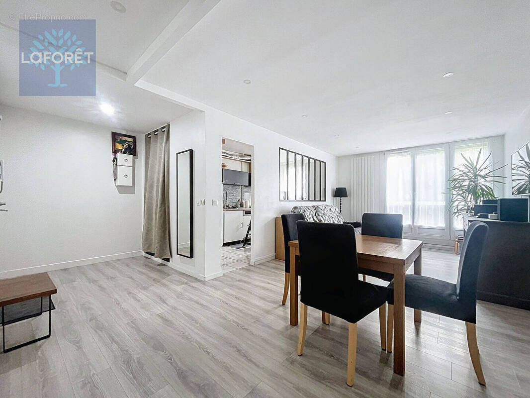 Appartement à CHILLY-MAZARIN