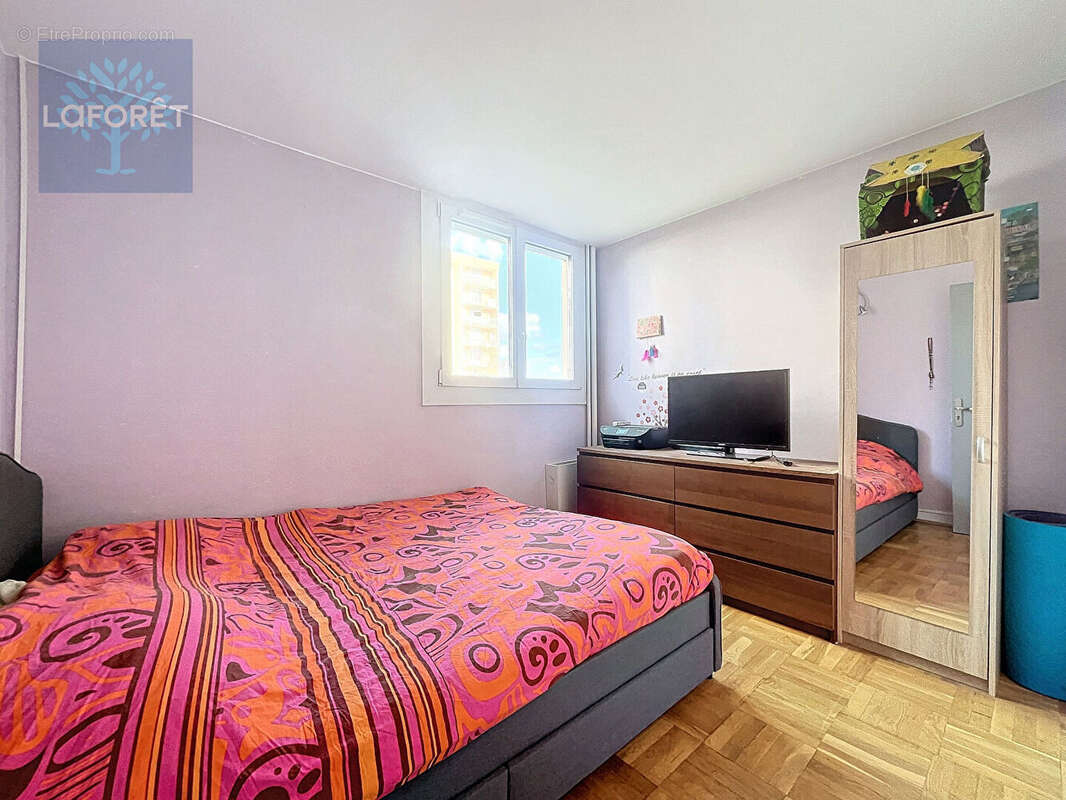 Appartement à CHILLY-MAZARIN