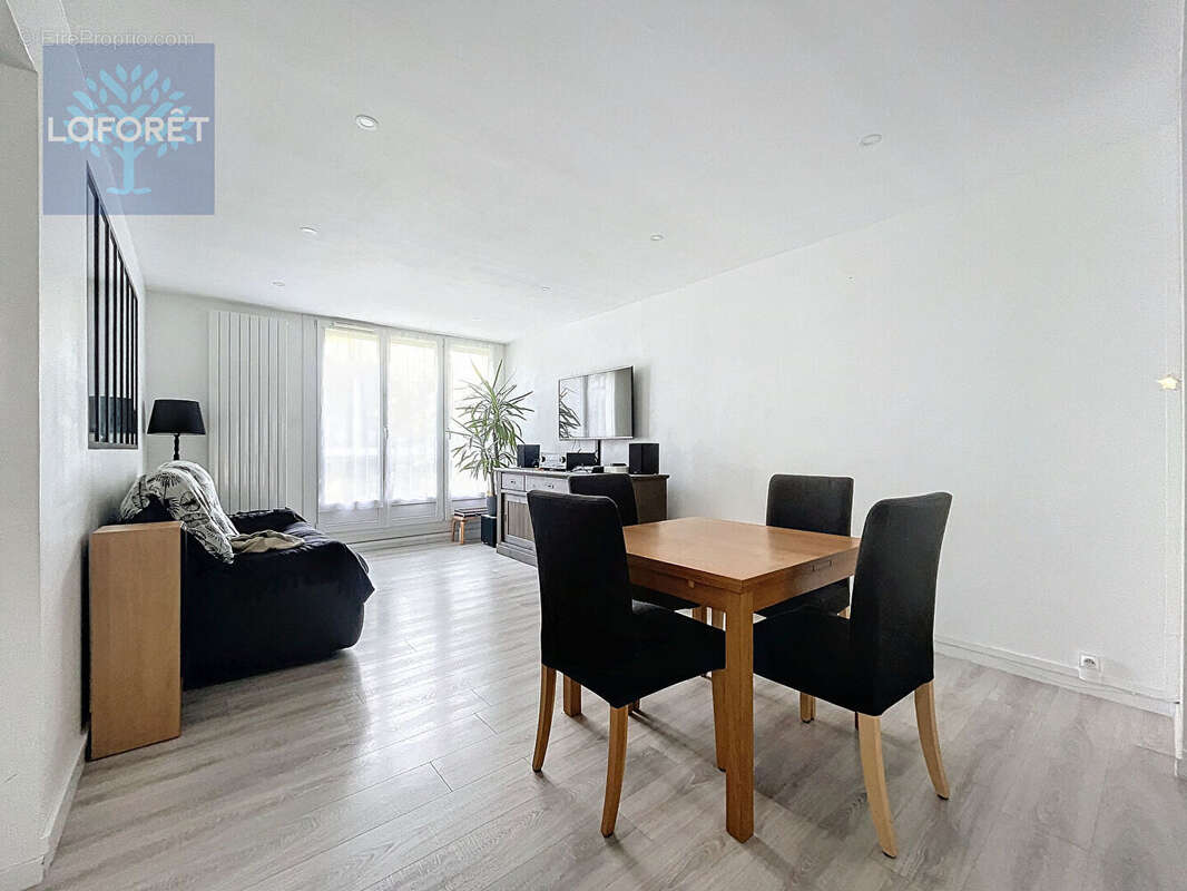 Appartement à CHILLY-MAZARIN