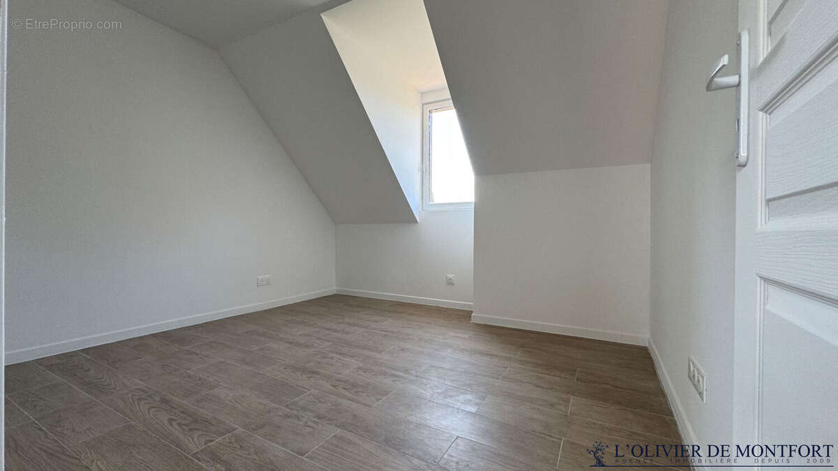 Maison à LE PERRAY-EN-YVELINES