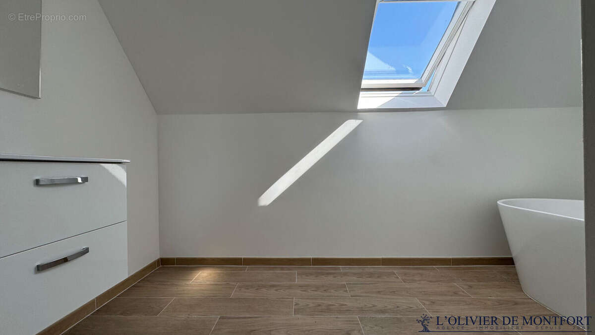 Maison à LE PERRAY-EN-YVELINES