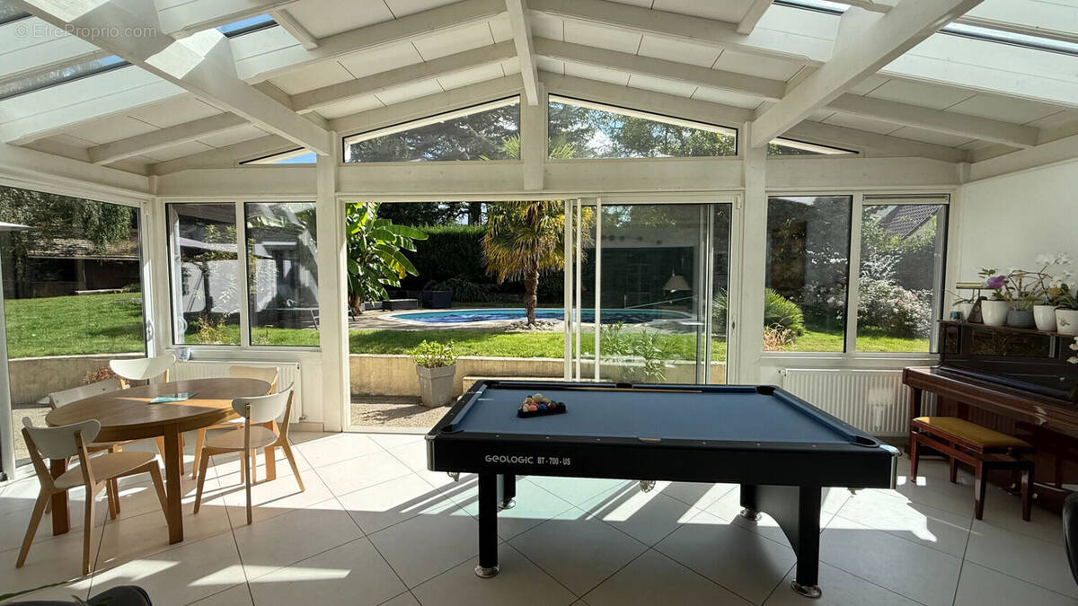 Maison à FEROLLES-ATTILLY