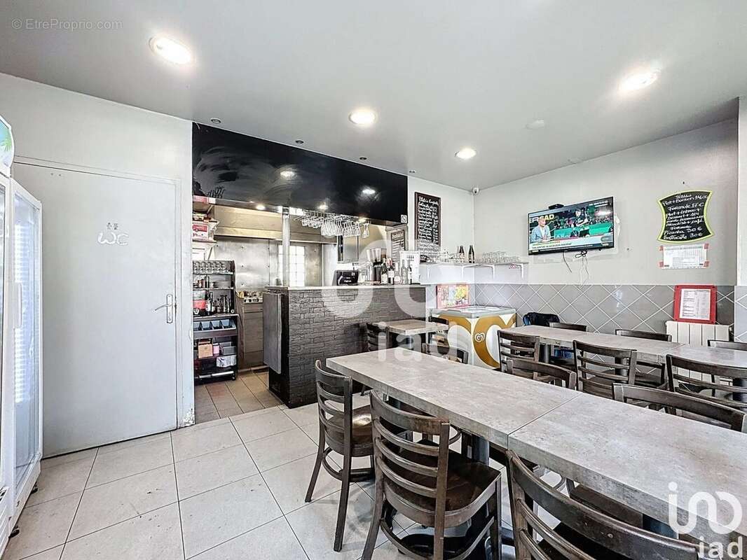 Photo 2 - Commerce à MANDRES-LES-ROSES