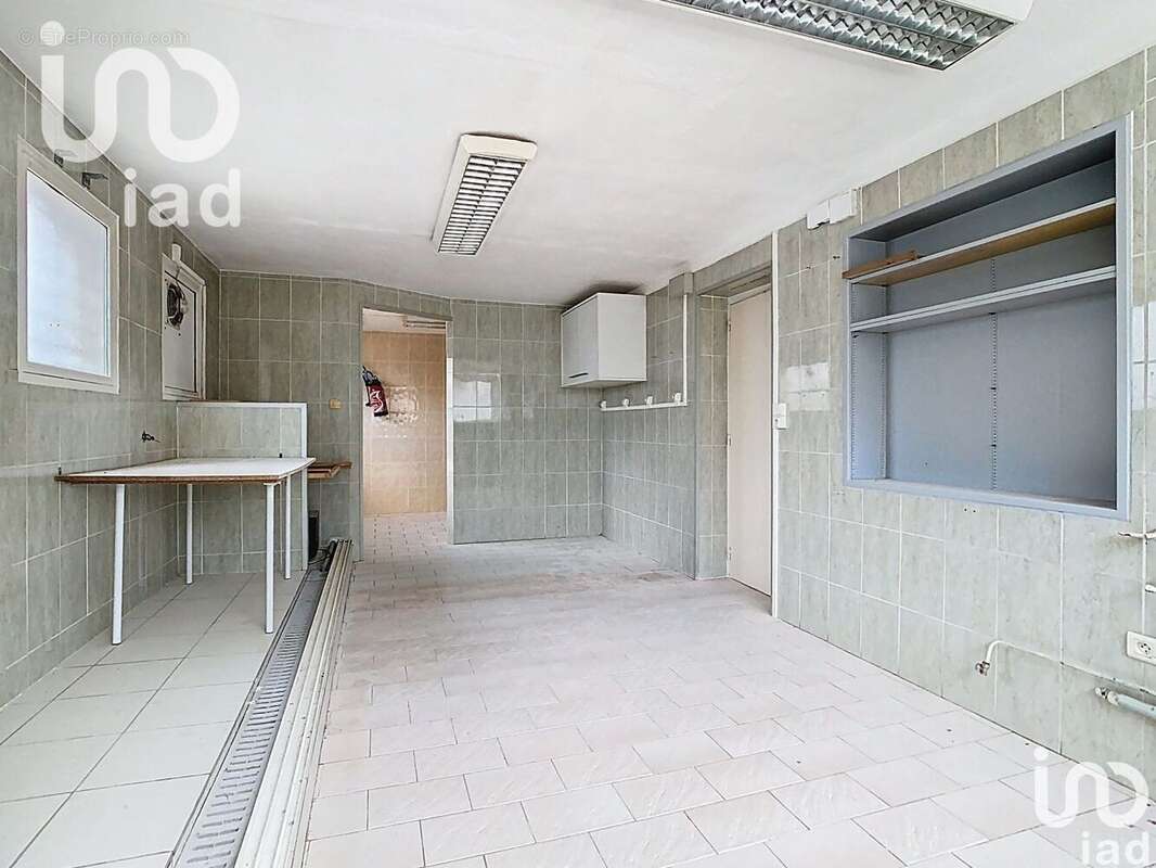 Photo 3 - Commerce à PRADES