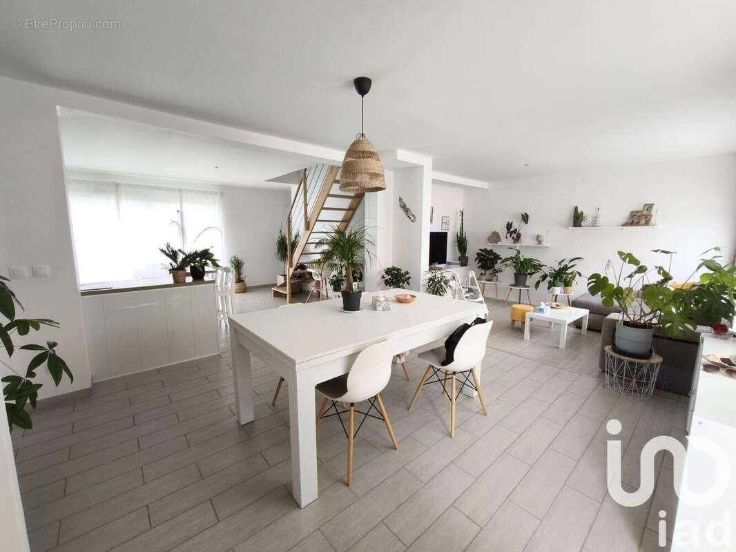 Photo 3 - Maison à ROUVRAY