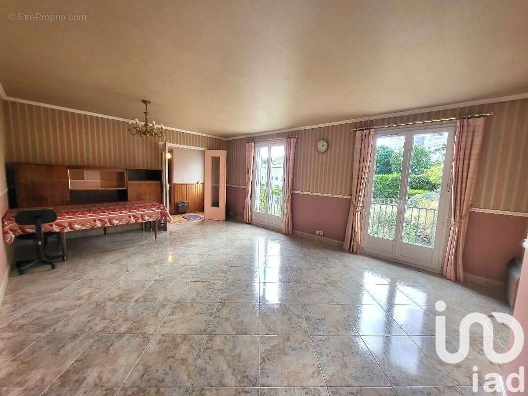 Photo 2 - Maison à MONTEREAU-FAULT-YONNE