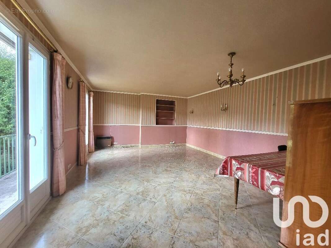 Photo 3 - Maison à MONTEREAU-FAULT-YONNE