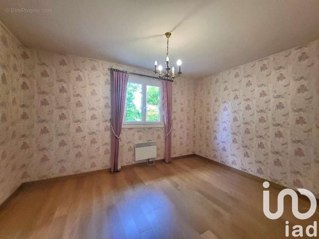 Photo 5 - Maison à MONTEREAU-FAULT-YONNE