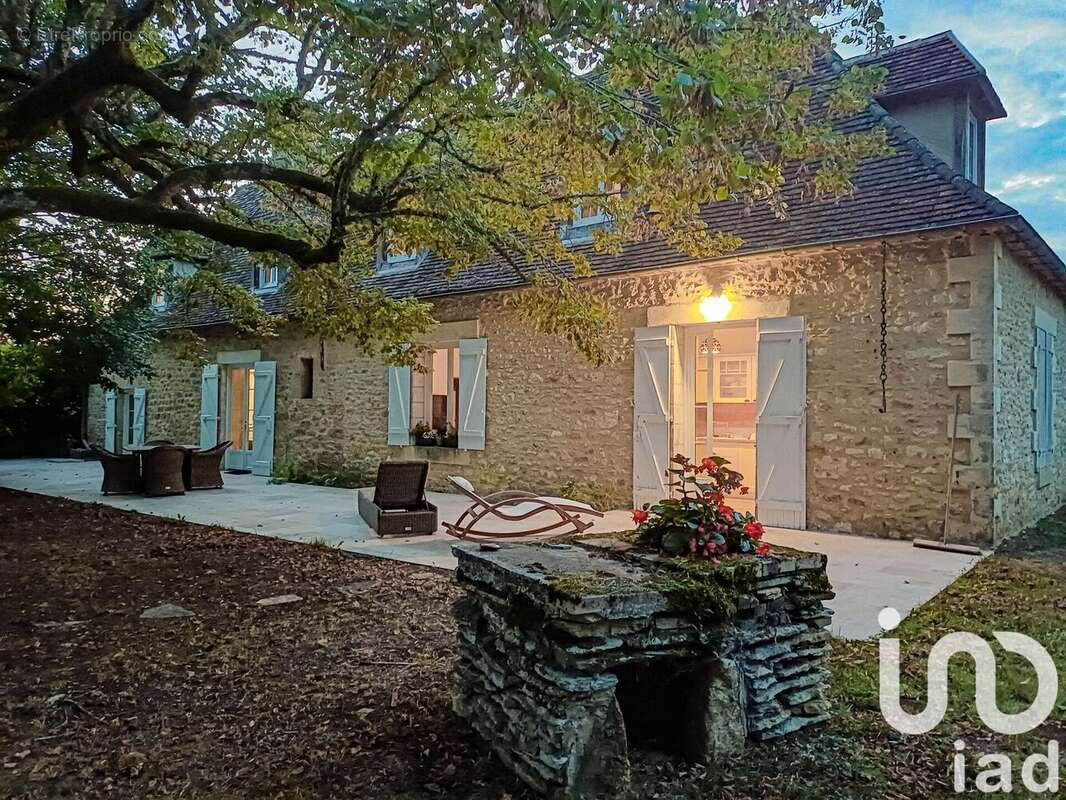 Photo 2 - Maison à CENAC-ET-SAINT-JULIEN