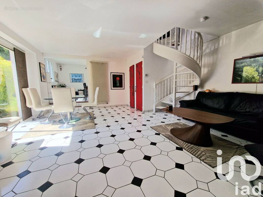 Photo 1 - Maison à GIRONVILLE-SUR-ESSONNE