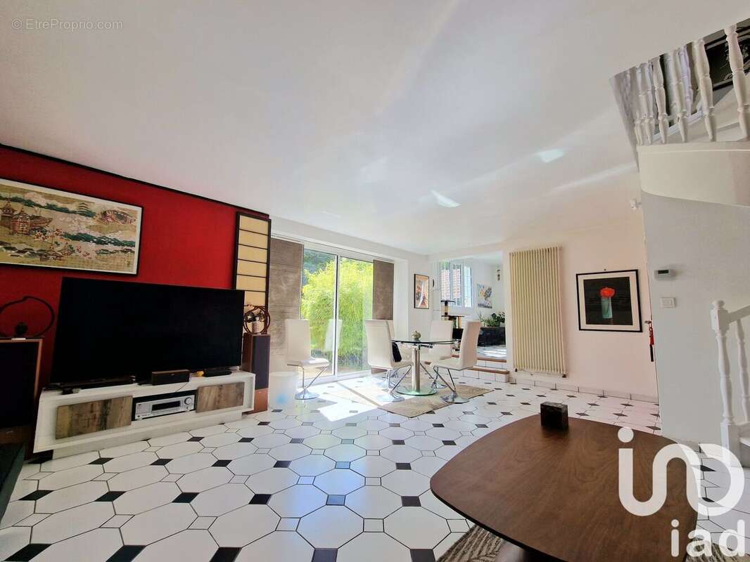 Photo 2 - Maison à GIRONVILLE-SUR-ESSONNE