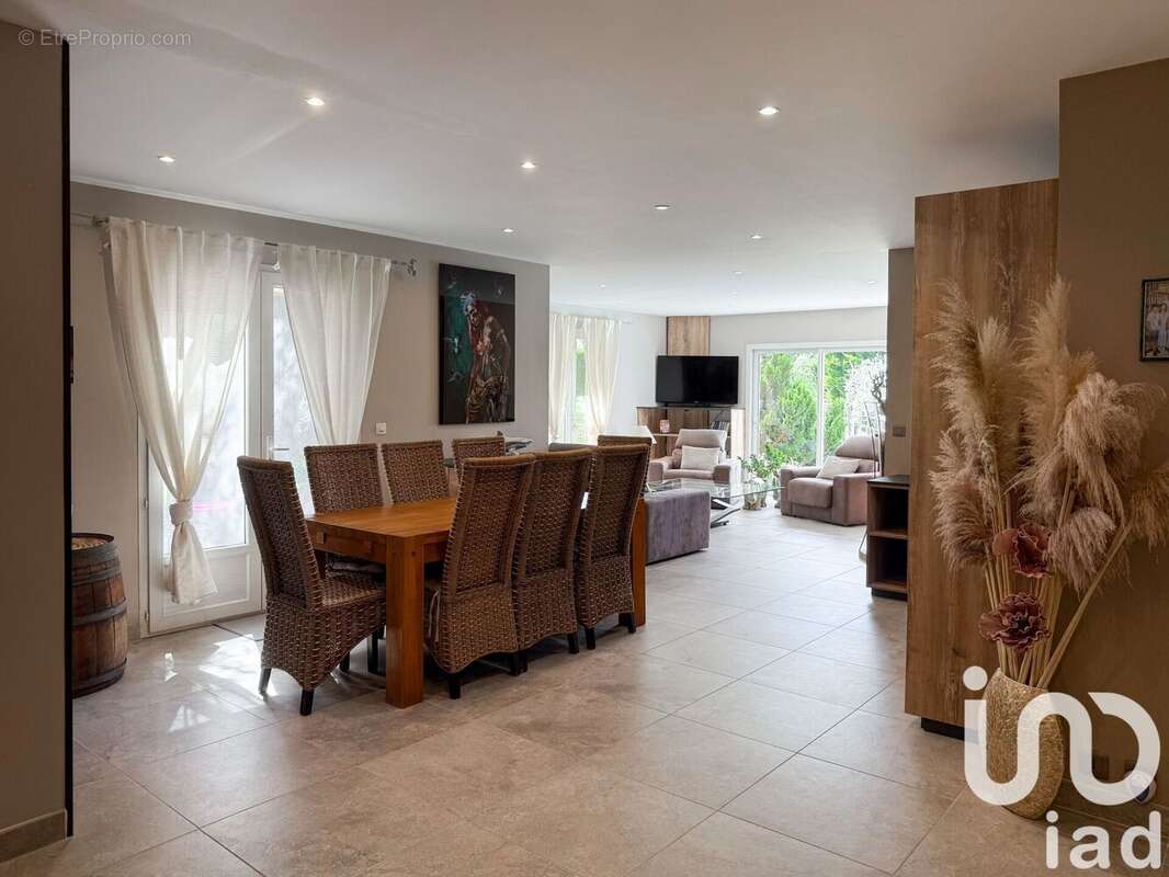 Photo 4 - Maison à SAINT-GENIS-LAVAL