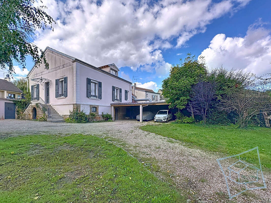 Maison à CHEVREUSE
