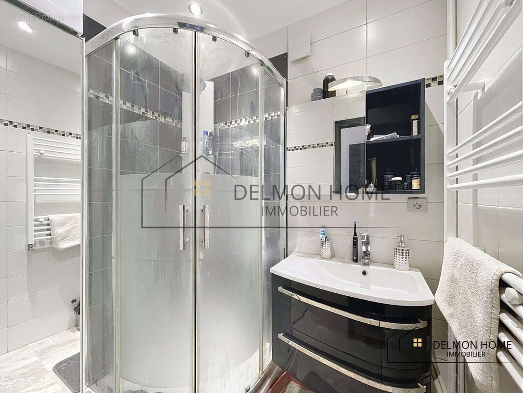 Appartement à COURBEVOIE