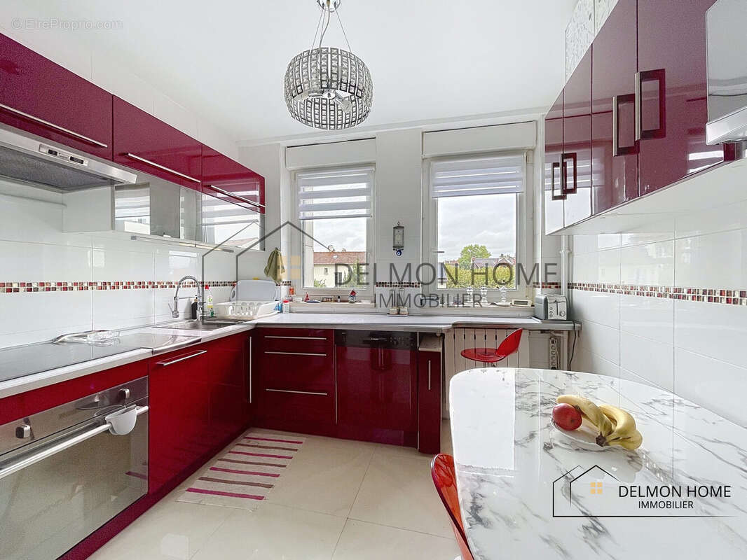 Appartement à COURBEVOIE