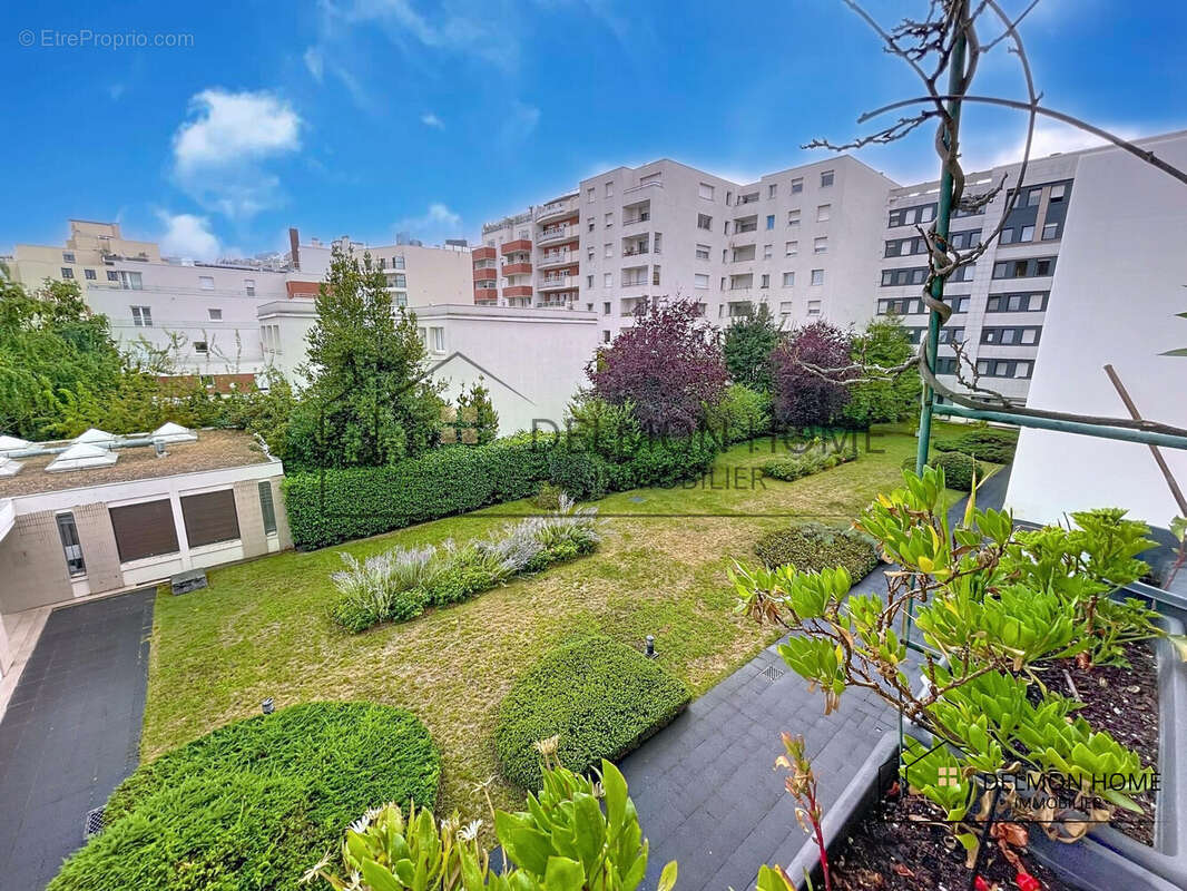 Appartement à COURBEVOIE