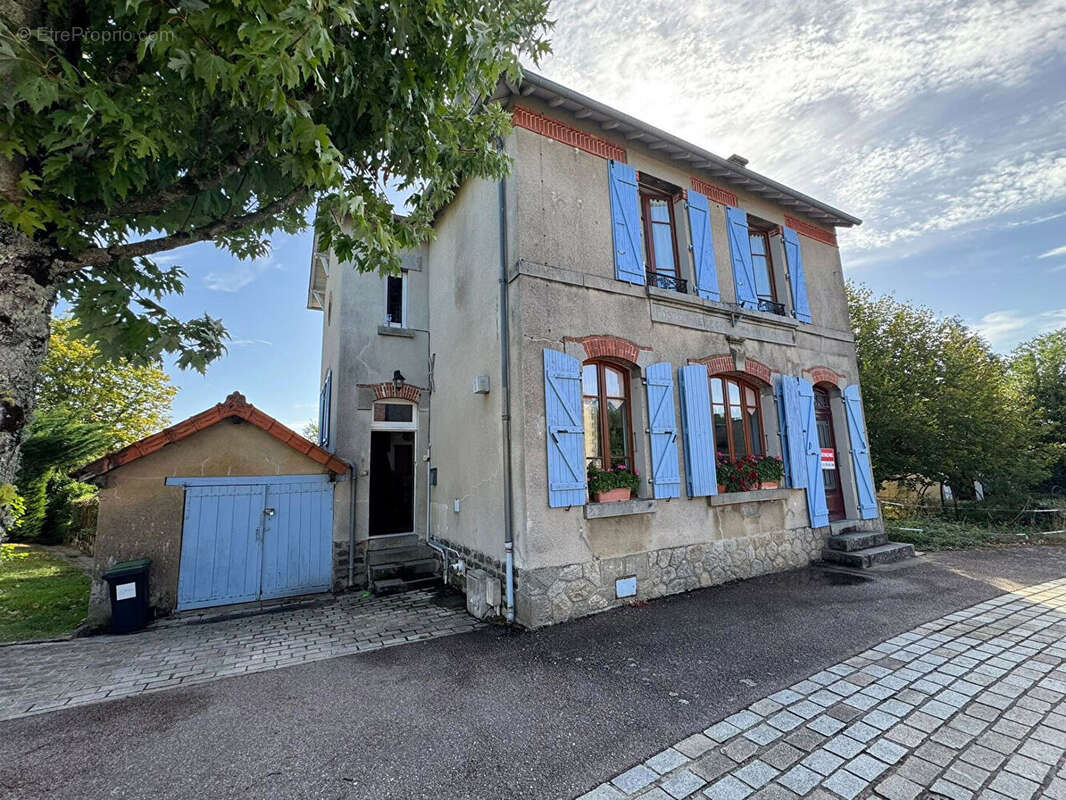 Maison à BUSSIERE-POITEVINE