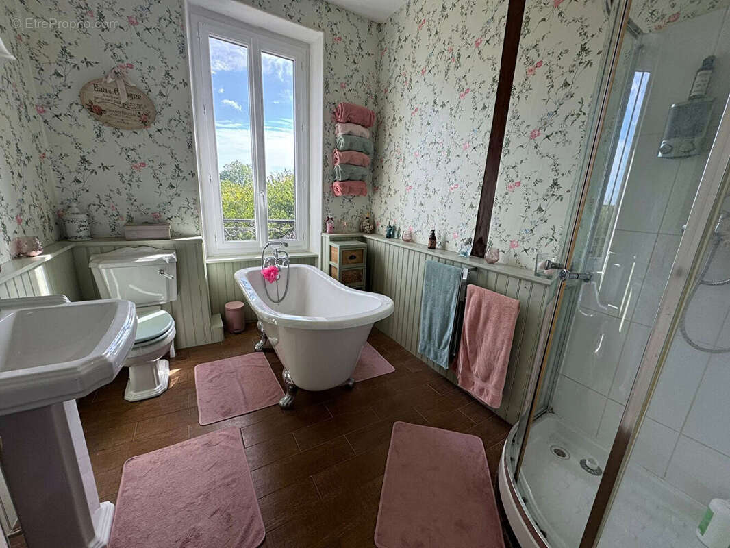 Maison à BUSSIERE-POITEVINE