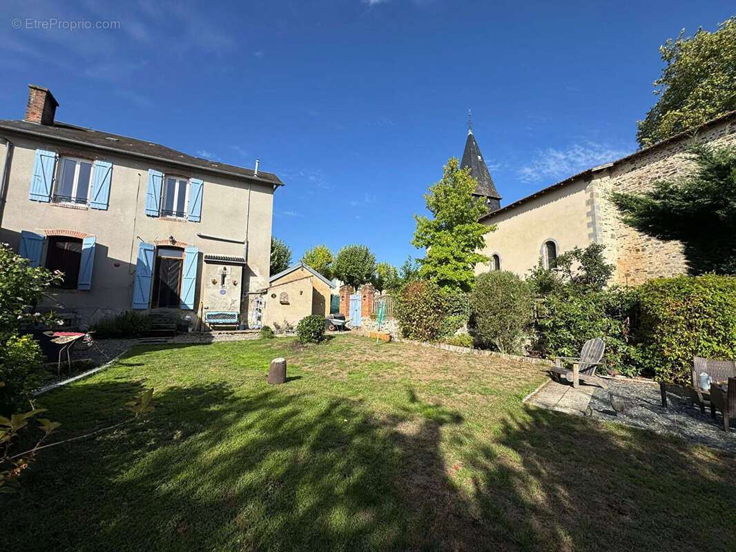 Maison à BUSSIERE-POITEVINE