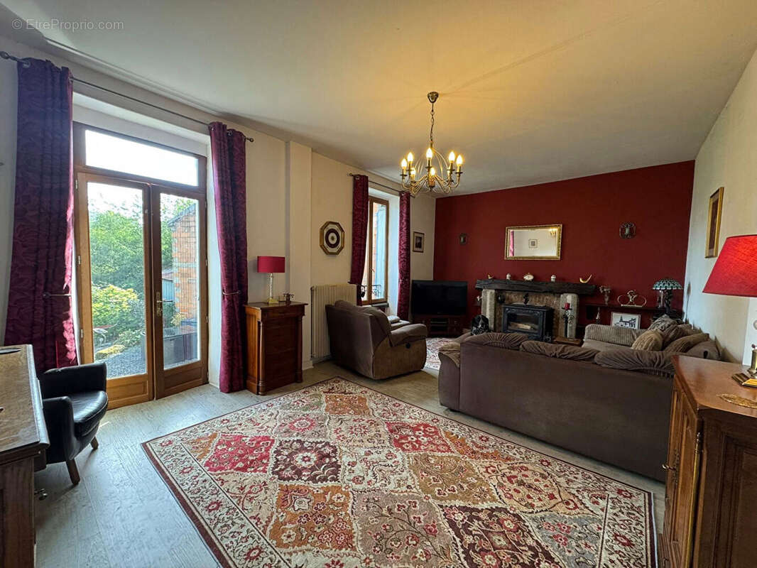 Maison à BUSSIERE-POITEVINE