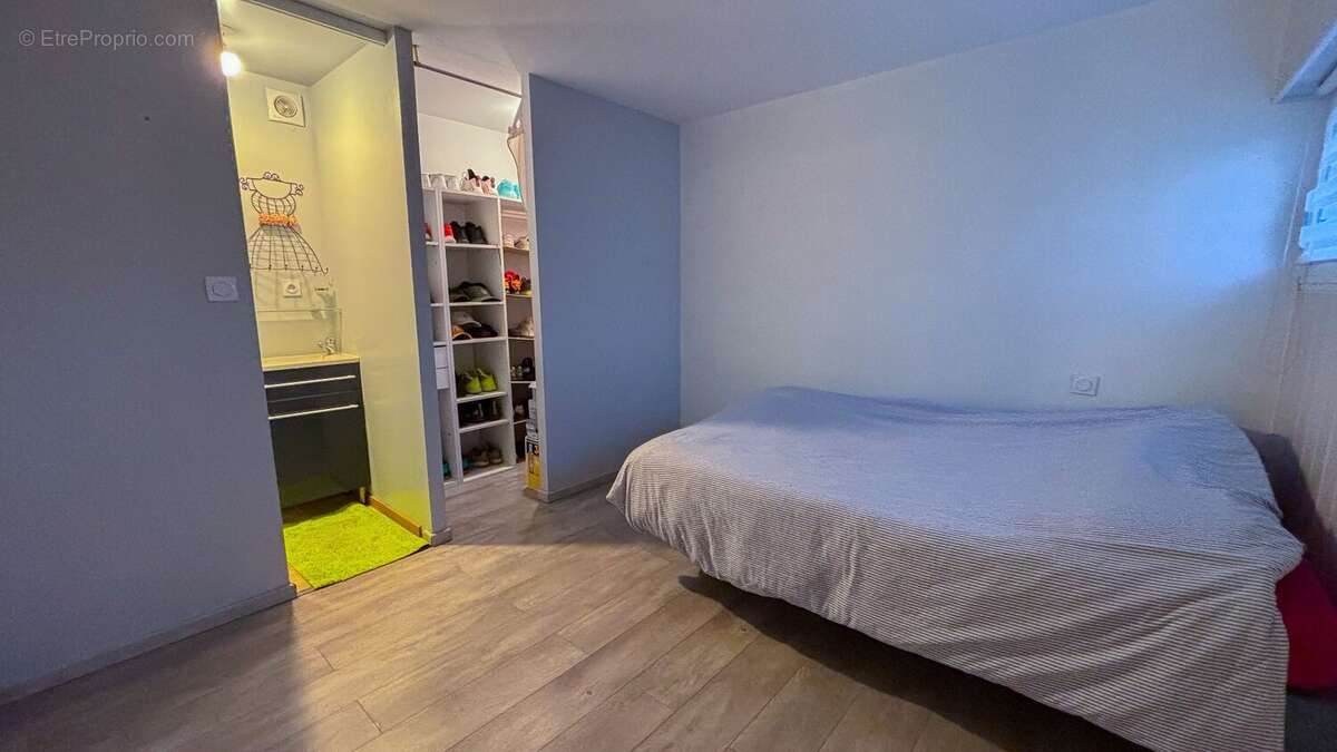 Maison à LA CHAPELLE-ROUSSELIN