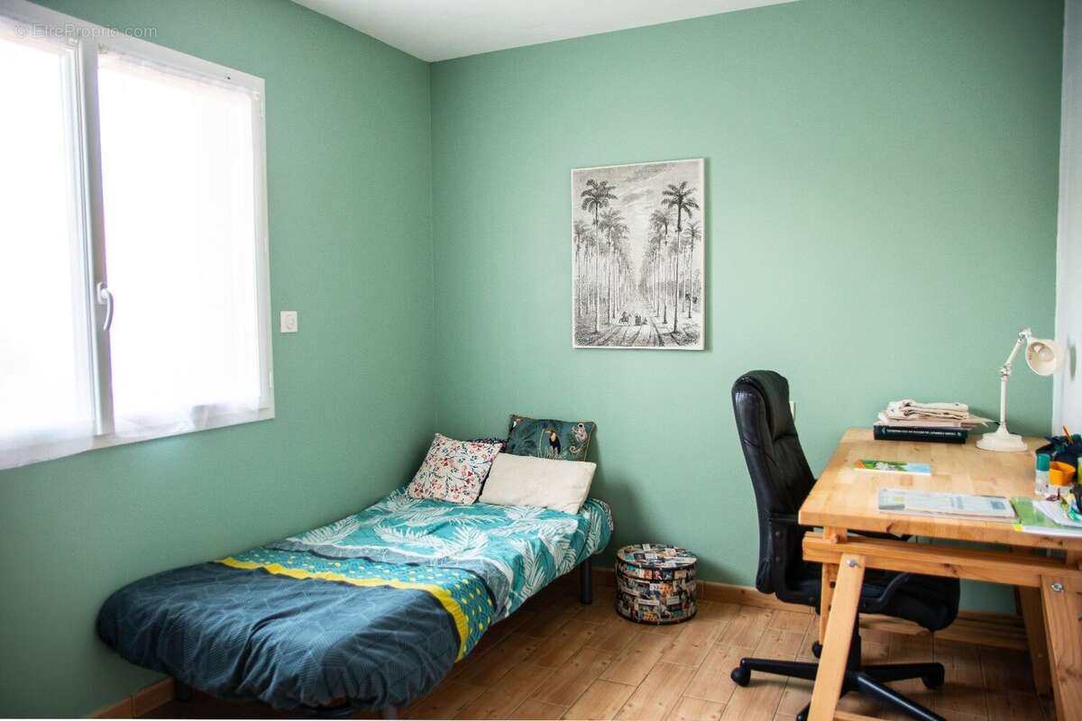 Maison à LA CHAPELLE-ROUSSELIN