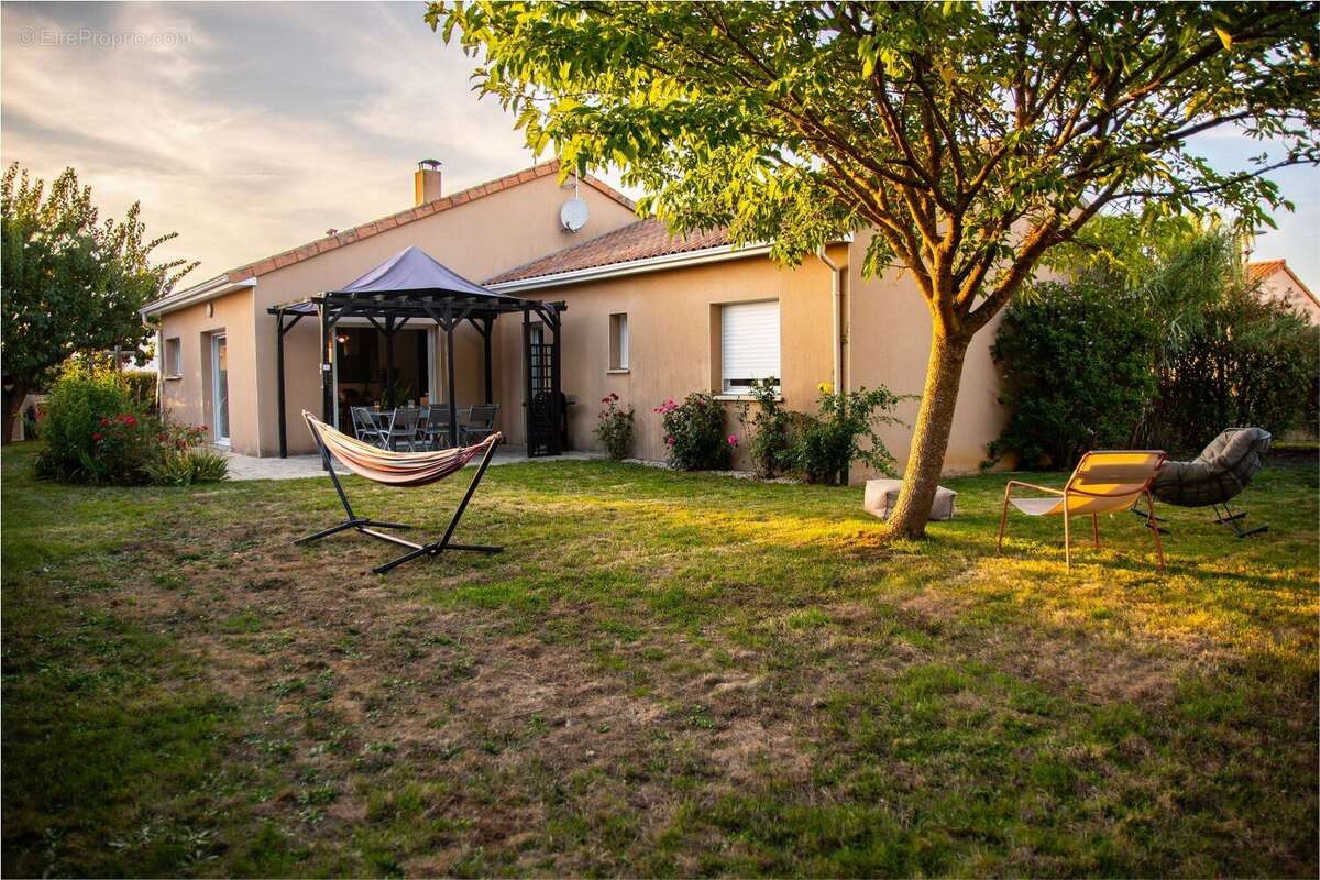 Maison à LA CHAPELLE-ROUSSELIN