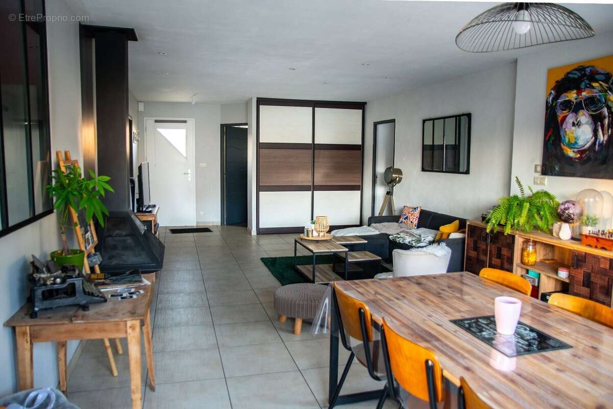 Maison à LA CHAPELLE-ROUSSELIN