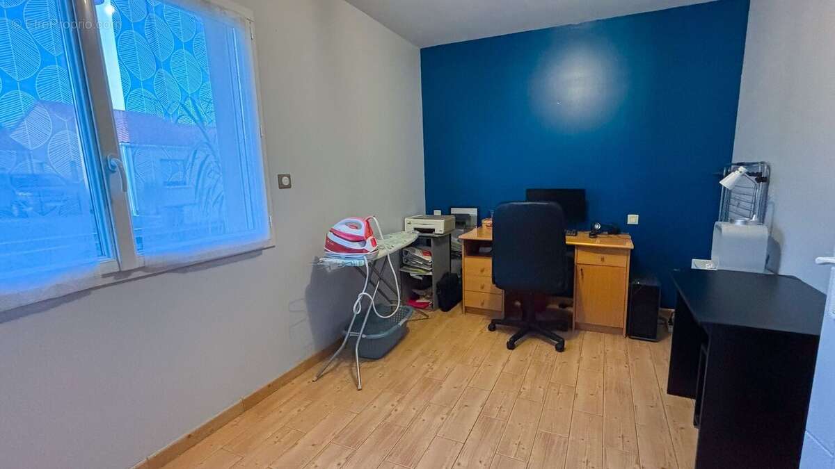 Maison à LA CHAPELLE-ROUSSELIN