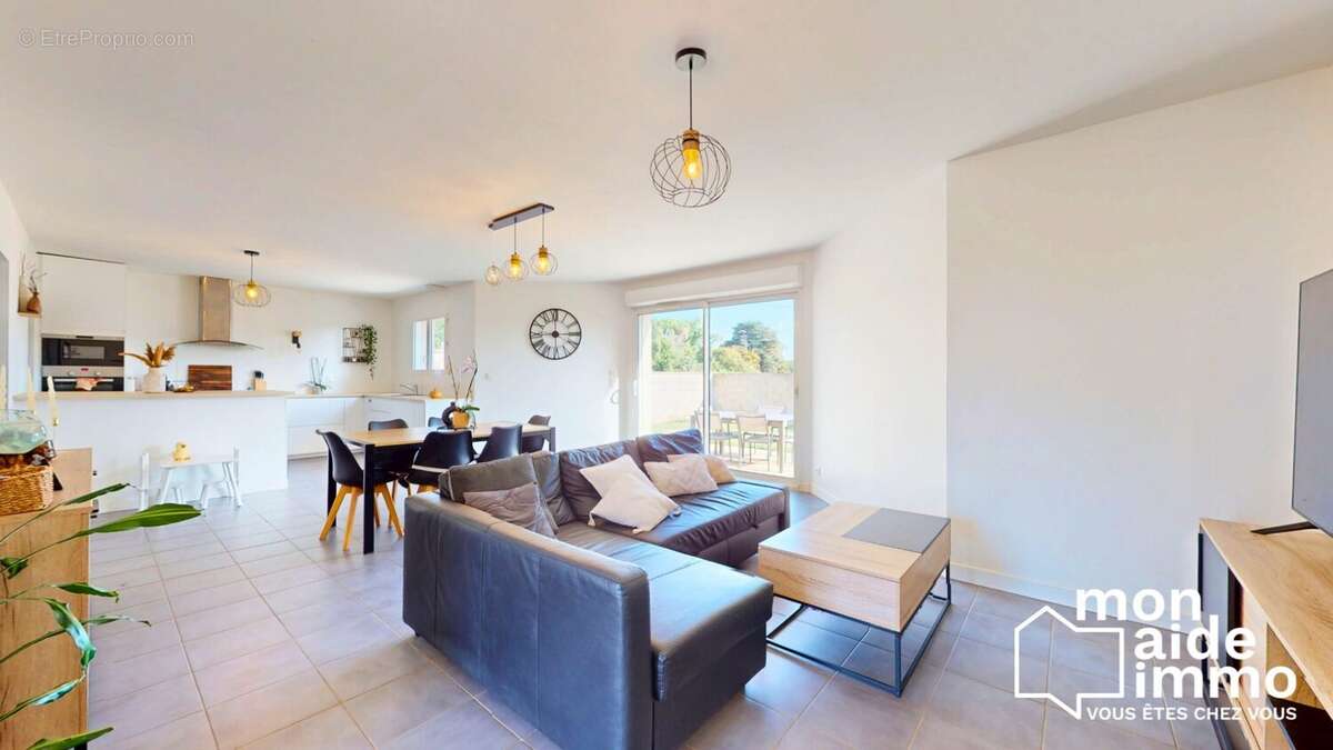 Maison à SAINT-QUENTIN-DE-BARON