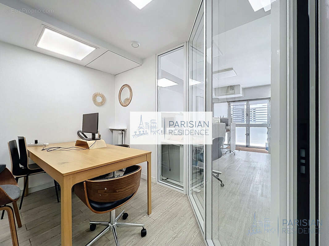 bureau cloisonné 1 - Commerce à PARIS-7E