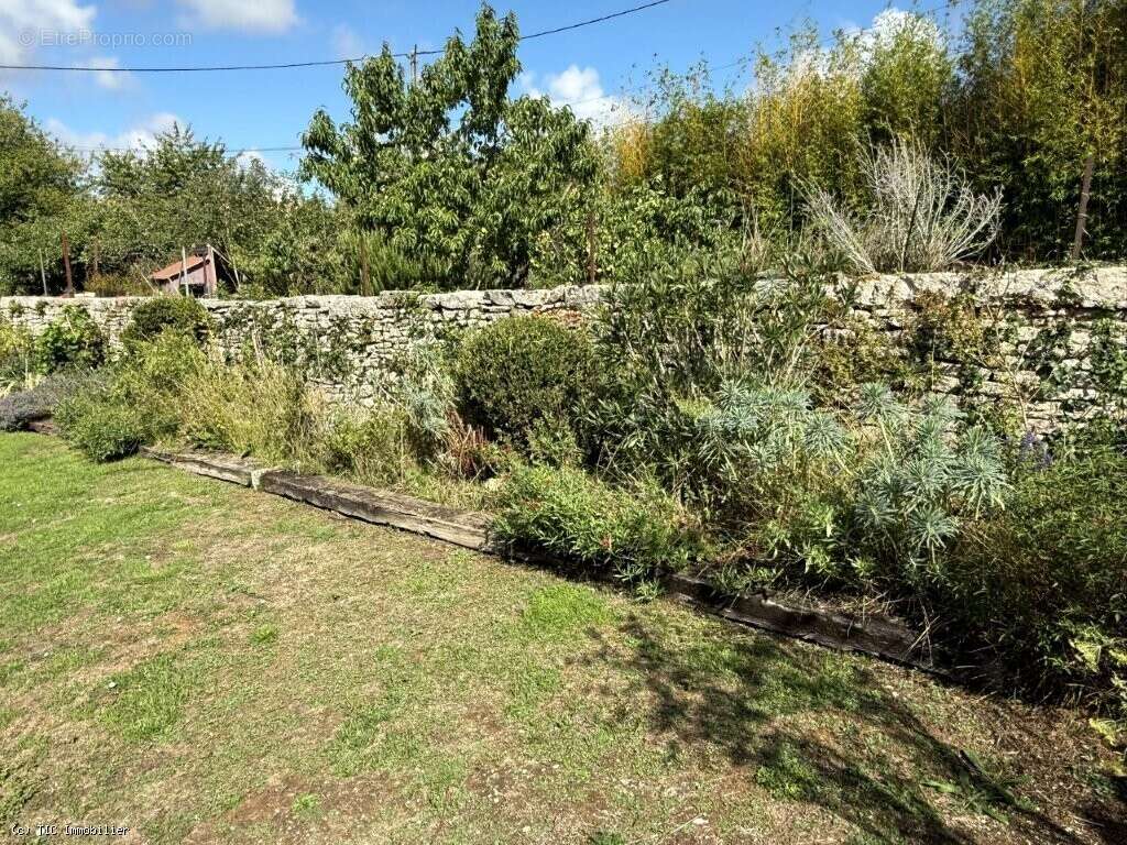 Maison à VERTEUIL-SUR-CHARENTE