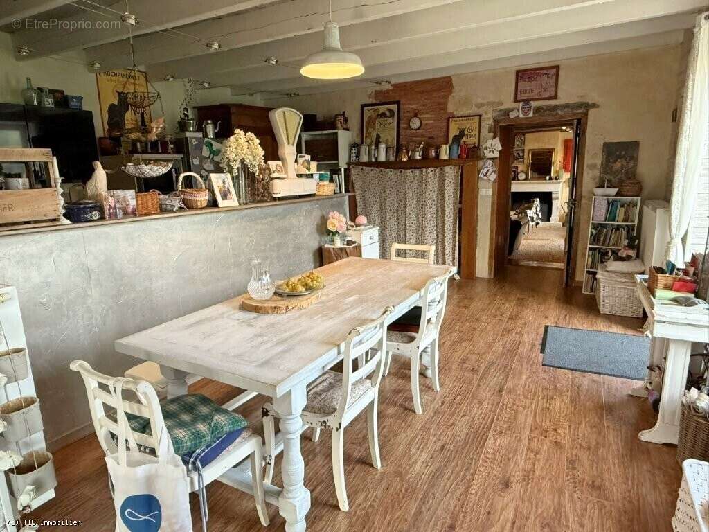 Maison à VERTEUIL-SUR-CHARENTE