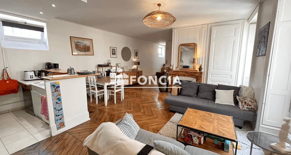 Appartement à LYON-1E
