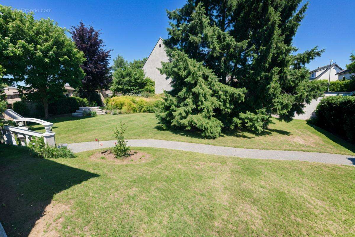 Maison à BRY-SUR-MARNE