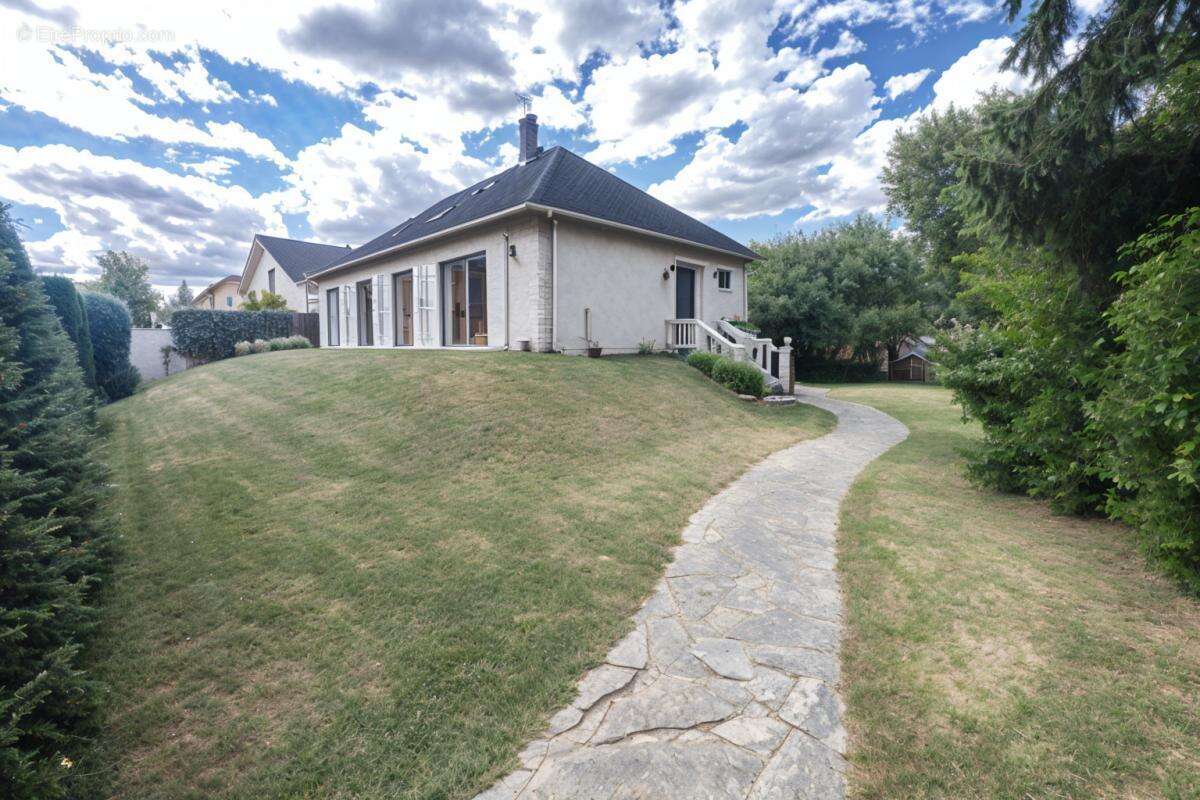 Maison à BRY-SUR-MARNE