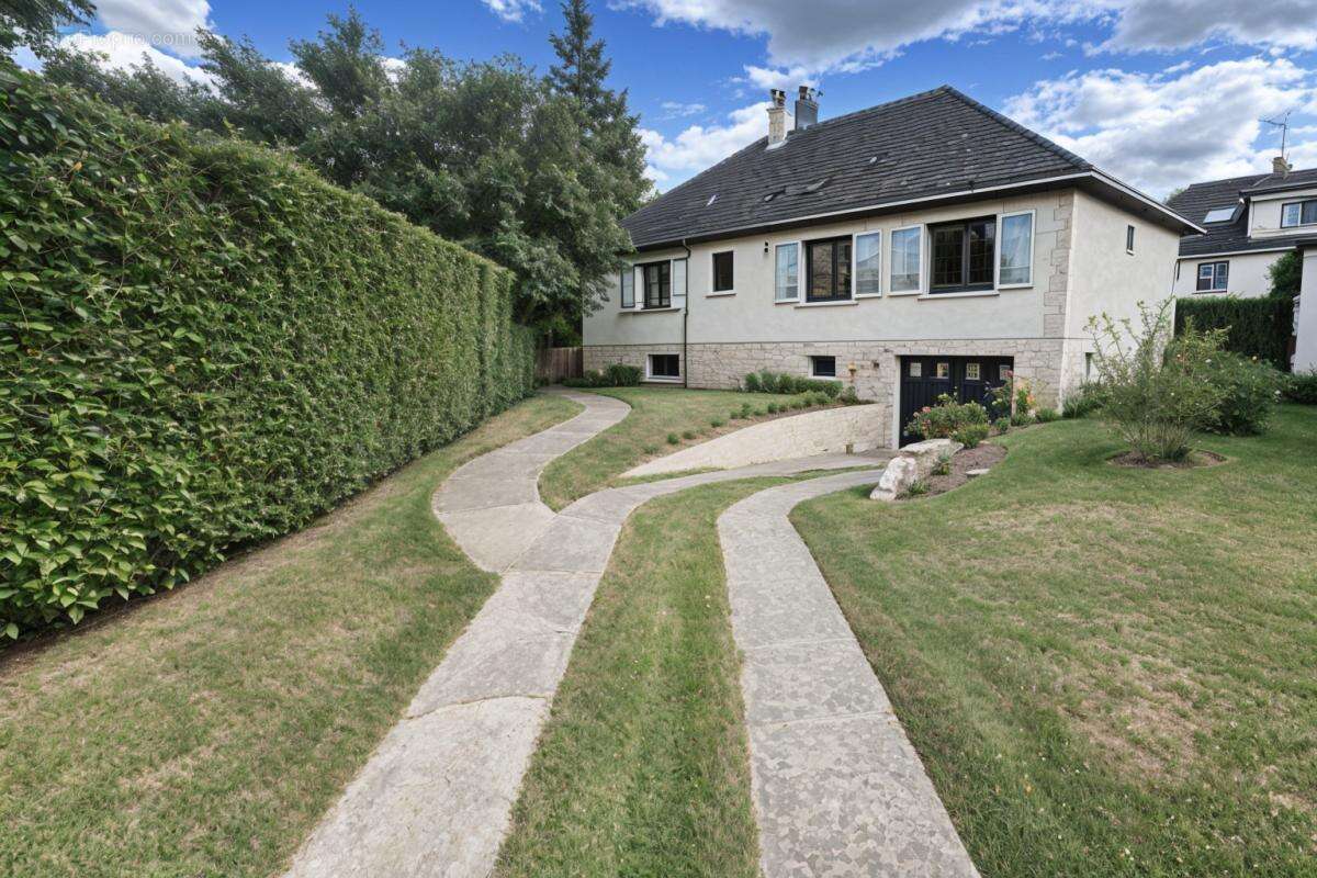 Maison à BRY-SUR-MARNE