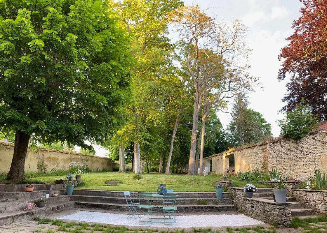 Maison à BERCHERES-SUR-VESGRE