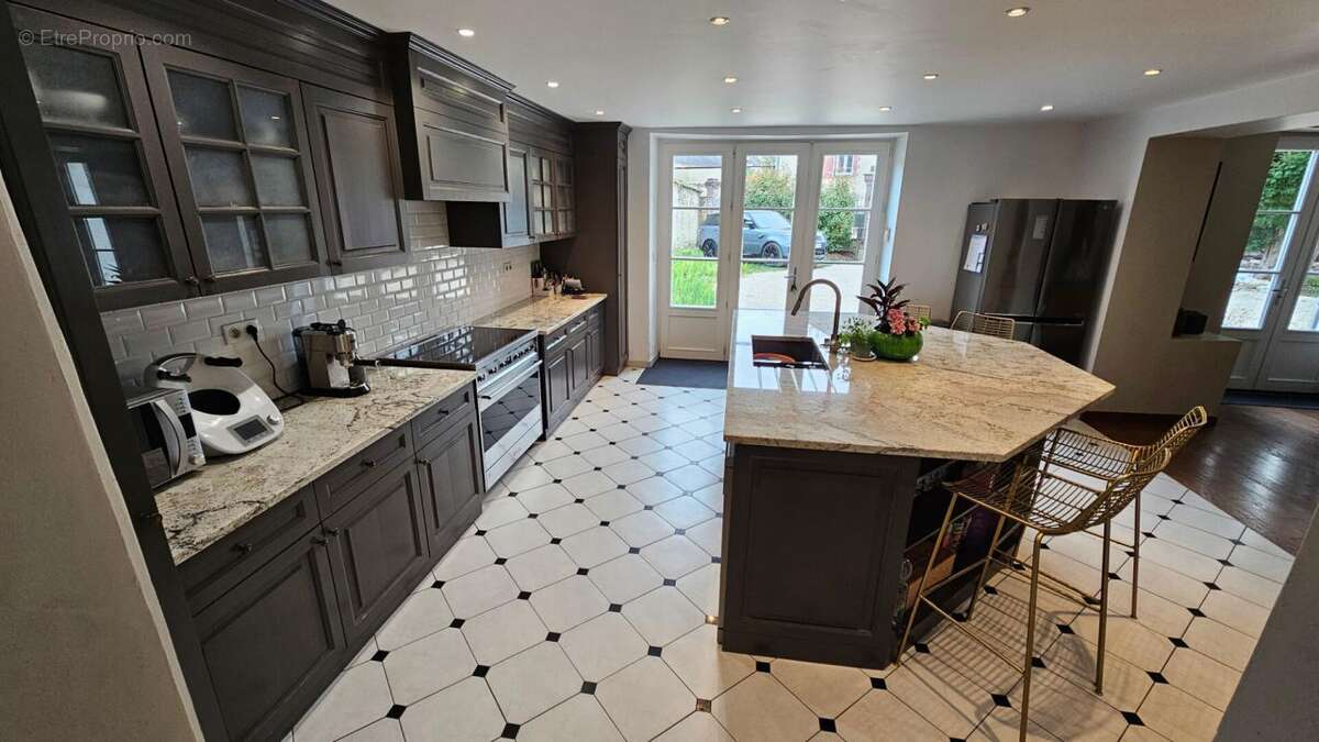 Maison à BERCHERES-SUR-VESGRE